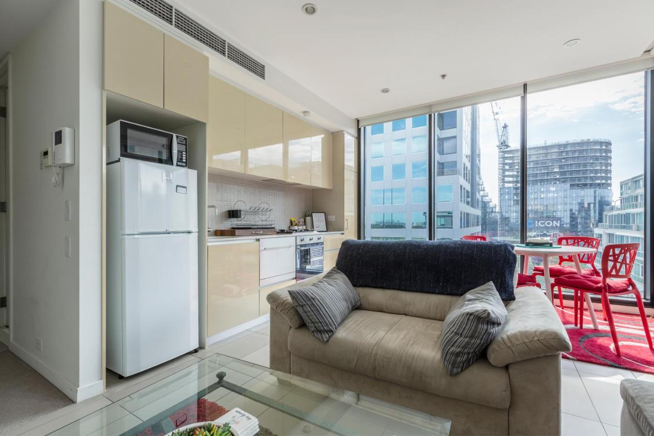 Light, Airy, Spacious Queens Road Apartment Мельбурн Экстерьер фото