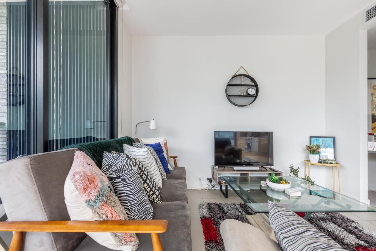 Light, Airy, Spacious Queens Road Apartment Мельбурн Экстерьер фото