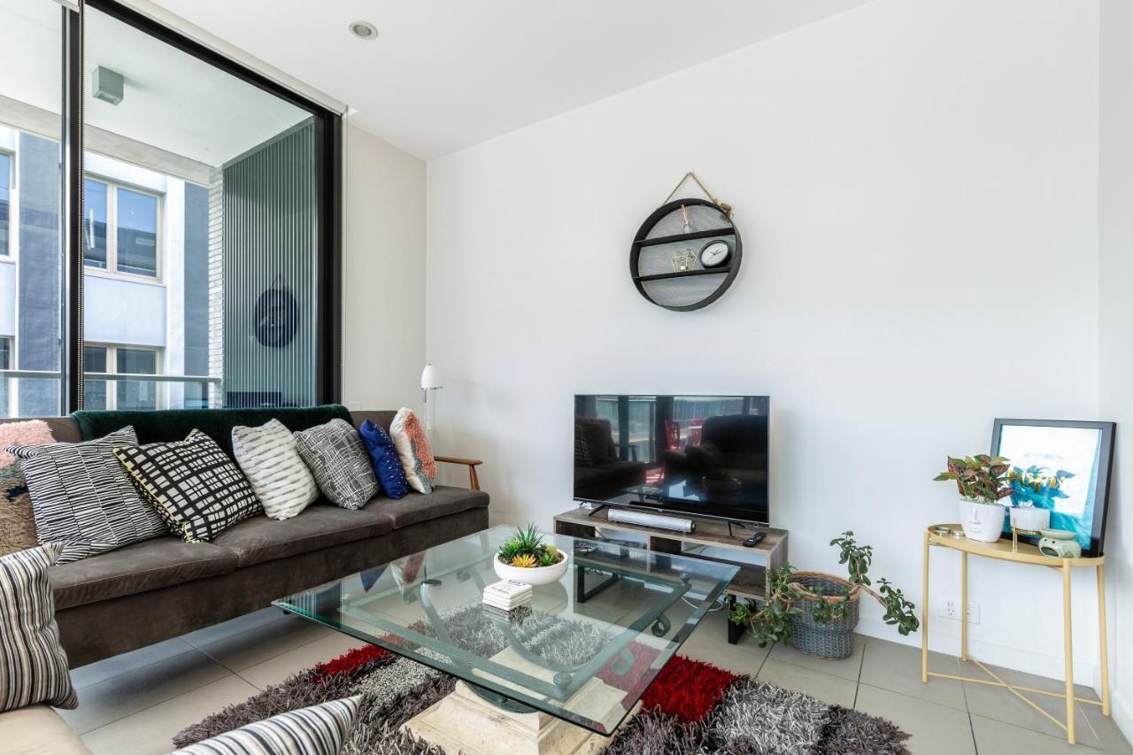 Light, Airy, Spacious Queens Road Apartment Мельбурн Экстерьер фото
